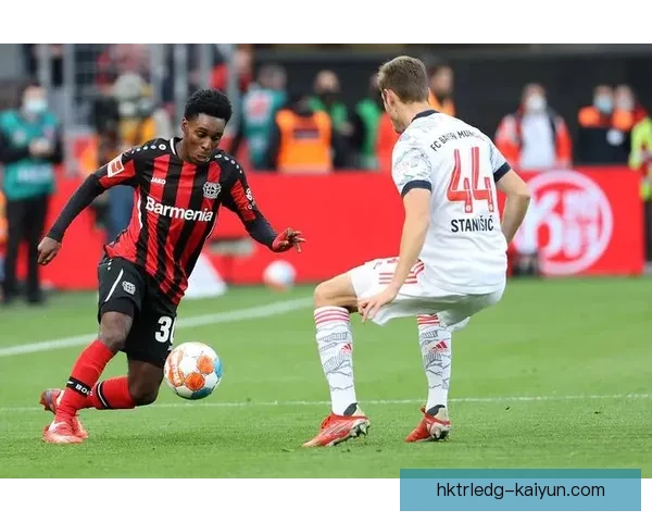 德甲中下游球队在赛季中期面临挣扎，状态波动引人关注